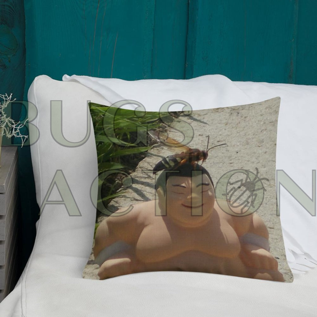 Hornet And Sumo Pillow 18×18
